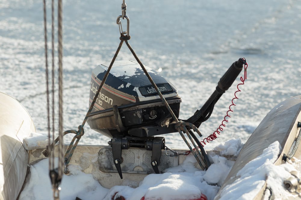 how to keep an outboard motor from freezing