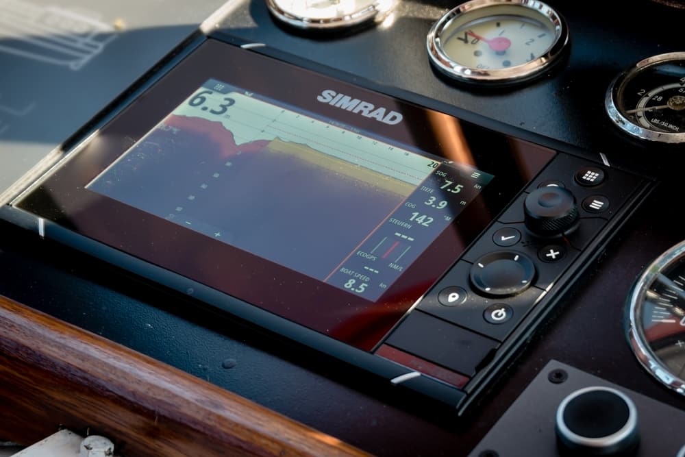 simrad cruise depth finder paused