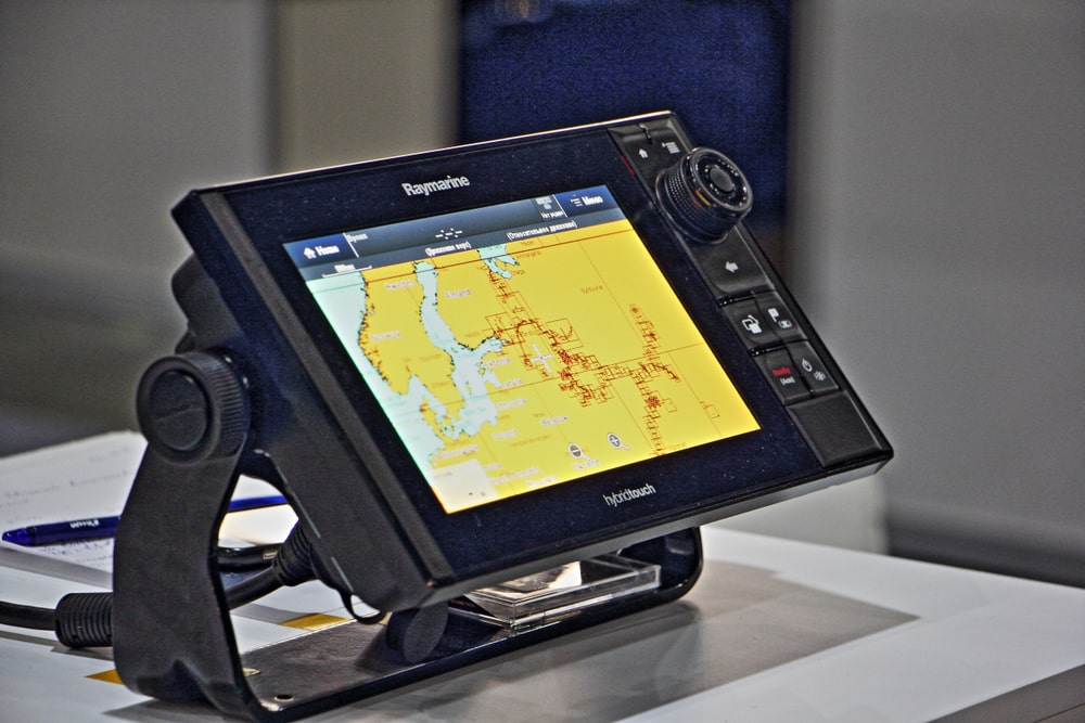 how to read a raymarine fish finder