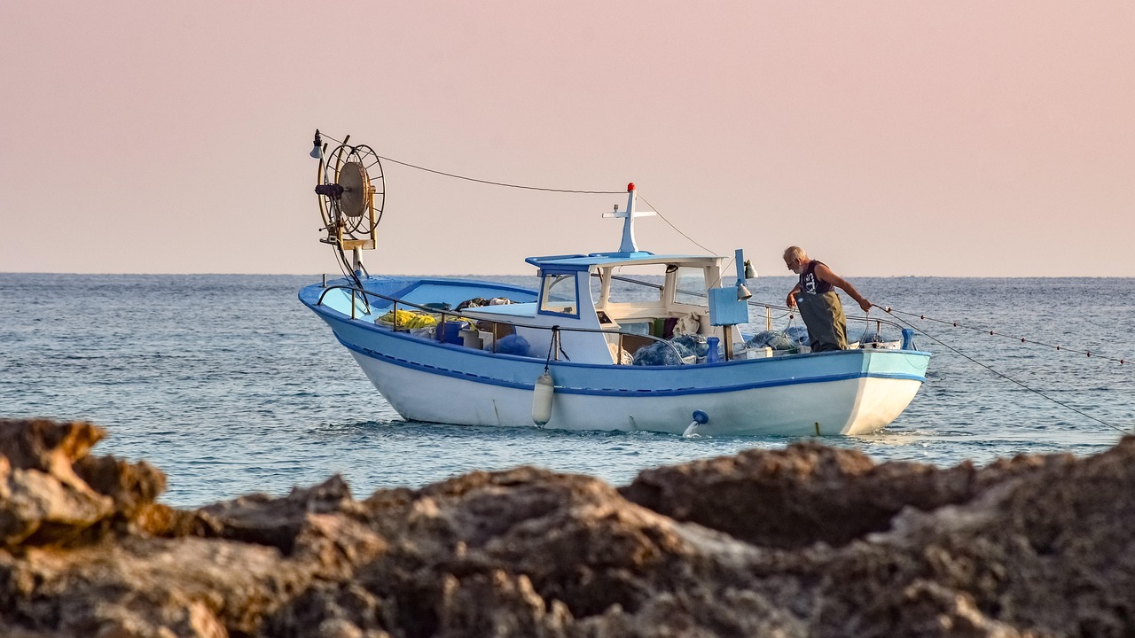 fishing boat horizon fishing boat horizon